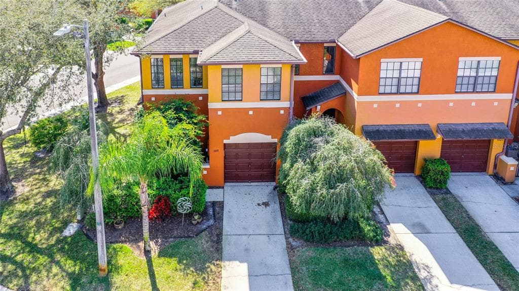 1019 BLACKWATER DRIVE WESLEY CHAPEL, FL 33543