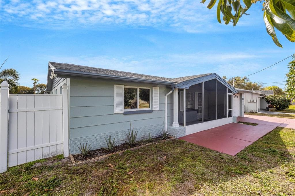 1240 TRUNKFISH DRIVE HOLIDAY, FL 34690