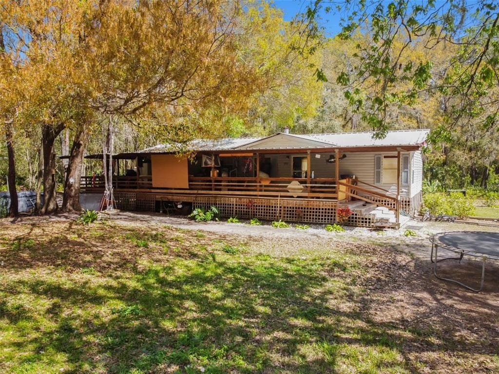 2219 MYRTLE TREE LANE RUSKIN, FL 33570