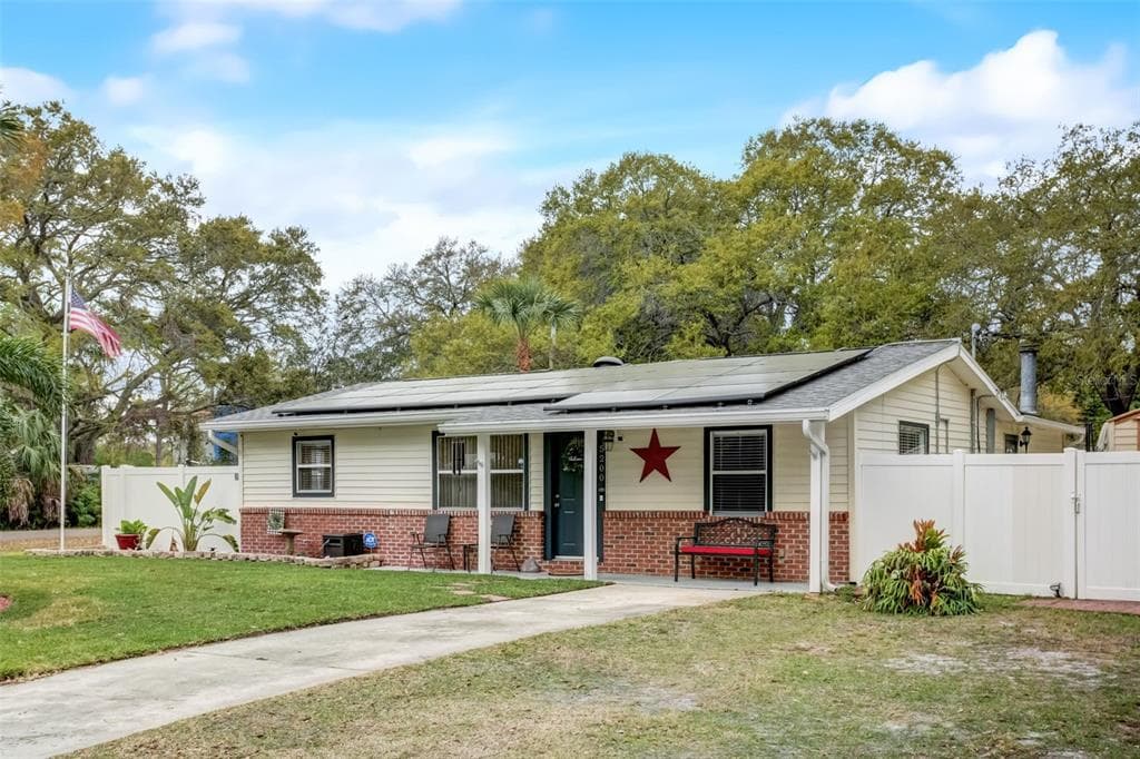 5200 71ST WAY N ST PETERSBURG, FL 33709