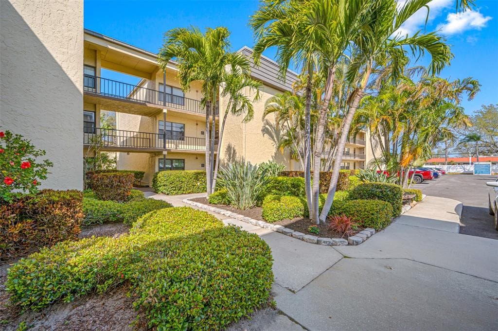 14130 ROSEMARY LANE UNIT 1210 LARGO, FL 33774
