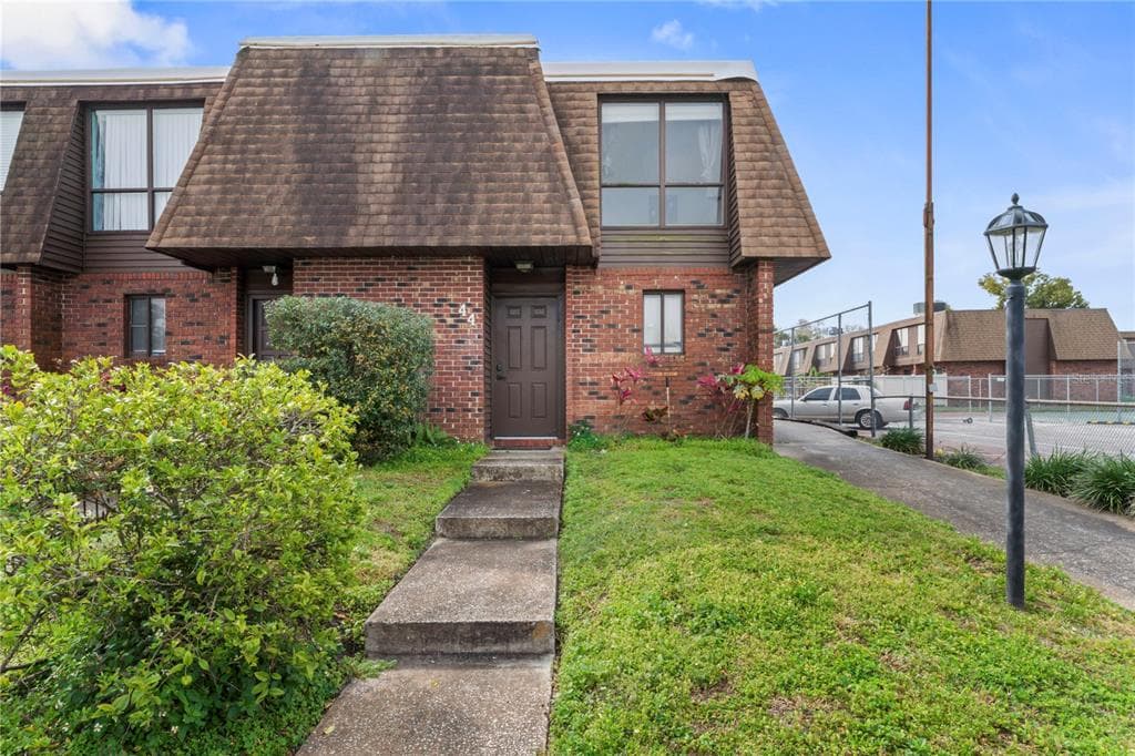 1836 N CRYSTAL LAKE DRIVE UNIT 44 LAKELAND, FL 33801
