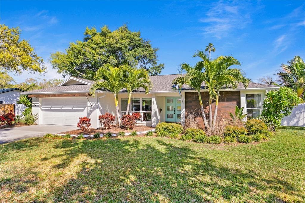 127 58TH AVENUE S ST PETERSBURG, FL 33705
