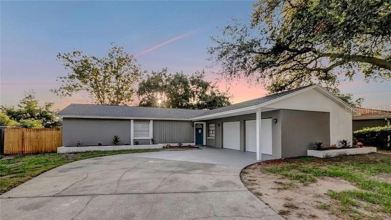 1533 TWIN PALMS LOOP LUTZ, FL 33559