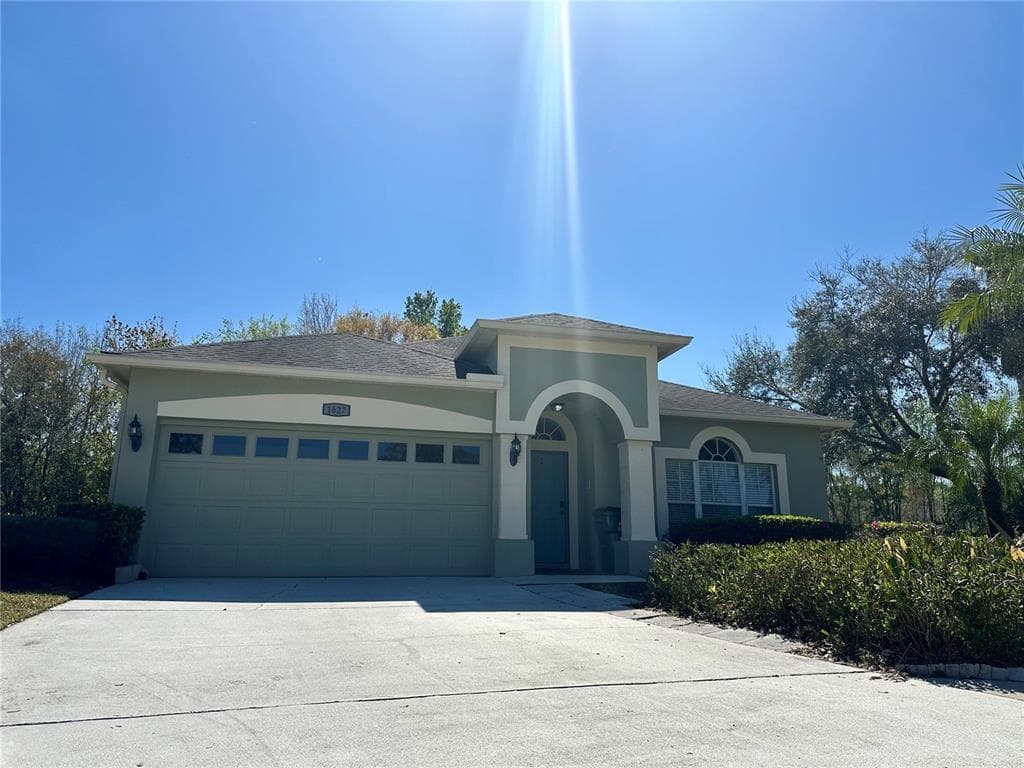1627 FENNSBURY COURT WESLEY CHAPEL, FL 33544