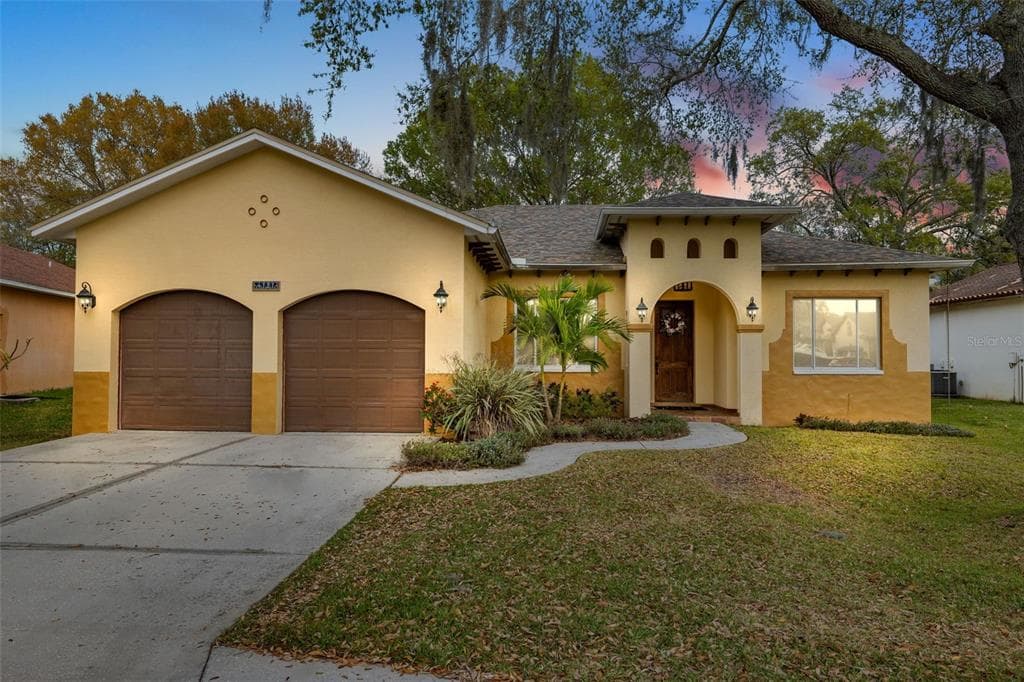 4121 WOODACRE LANE TAMPA, FL 33624