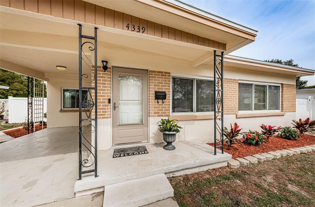 4339 11TH AVENUE N ST PETERSBURG, FL 33713