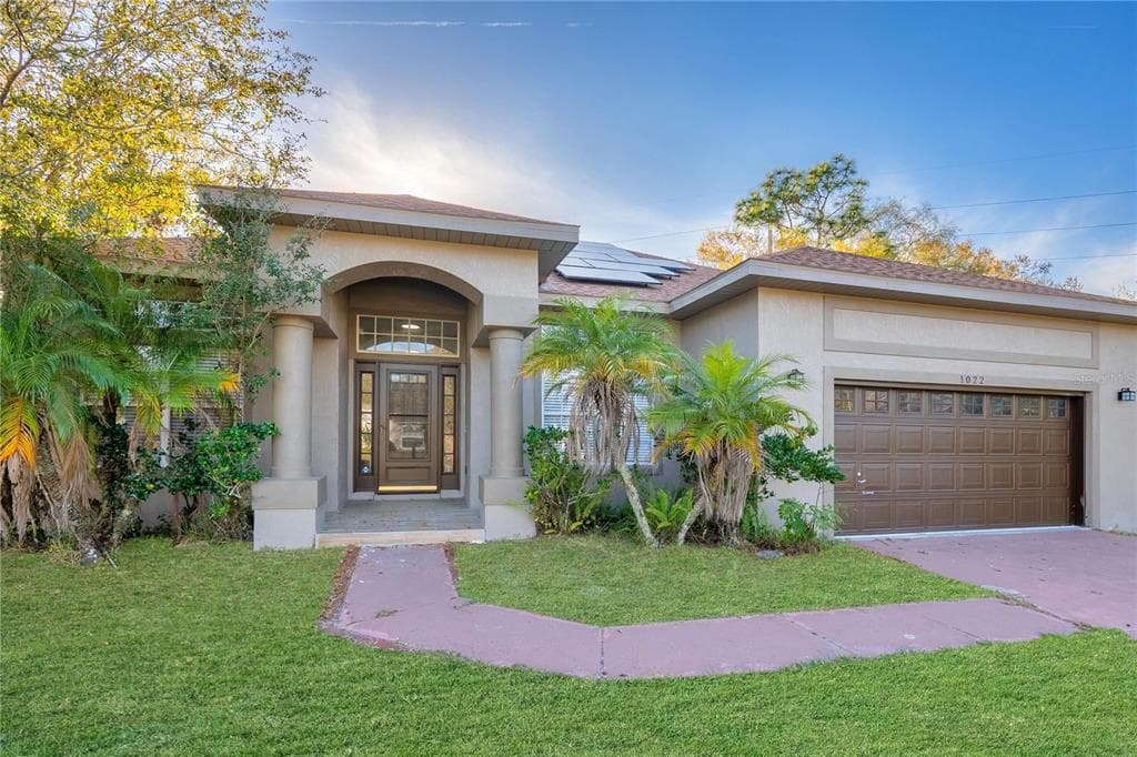 1022 HERON COURT