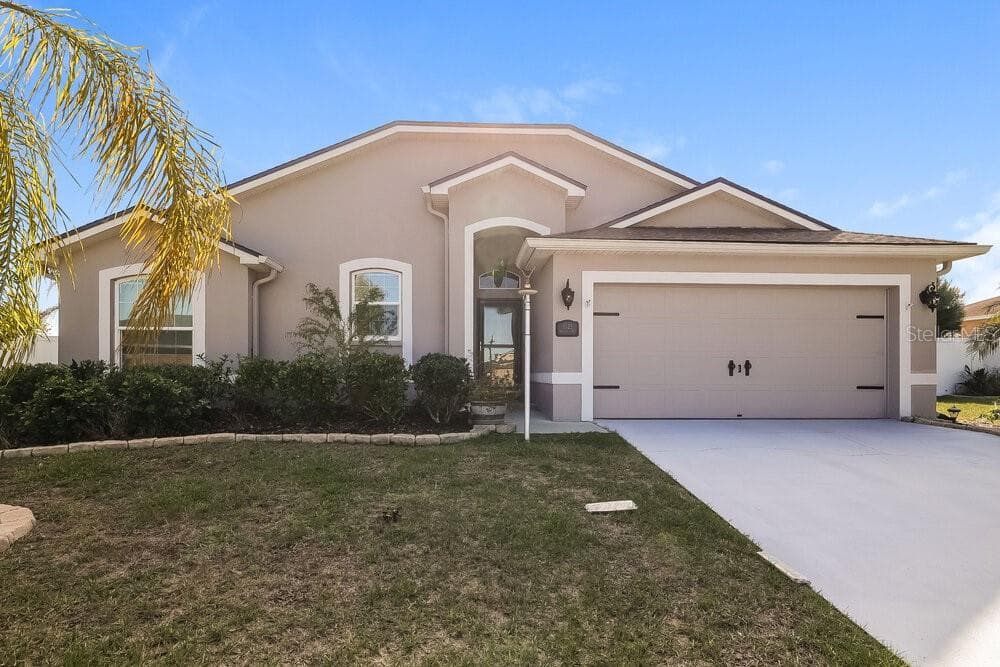 1123 MYSTERY CIRCLE DAVENPORT, FL 33837
