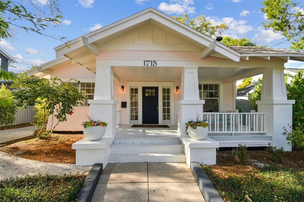 1715 W HILLS AVENUE TAMPA, FL 33606