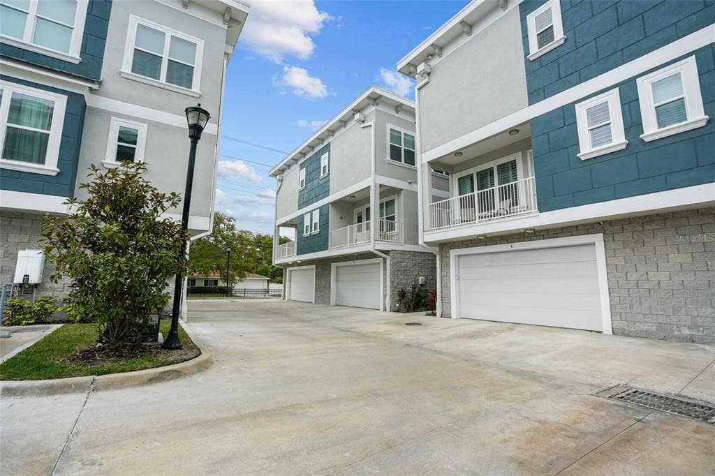 3702 W ROLAND STREET UNIT 4 TAMPA, FL 33609