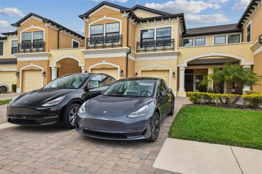 30021 SOUTHWELL LANE WESLEY CHAPEL, FL 33543