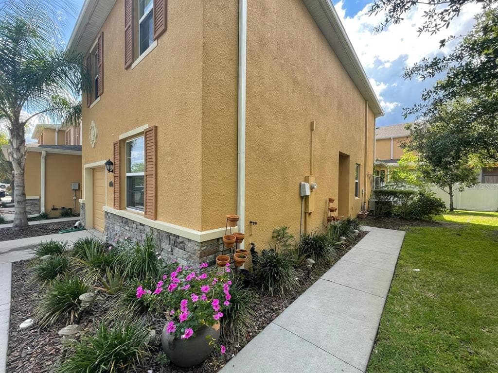 8432 PINE RIVER ROAD TAMPA, FL 33637
