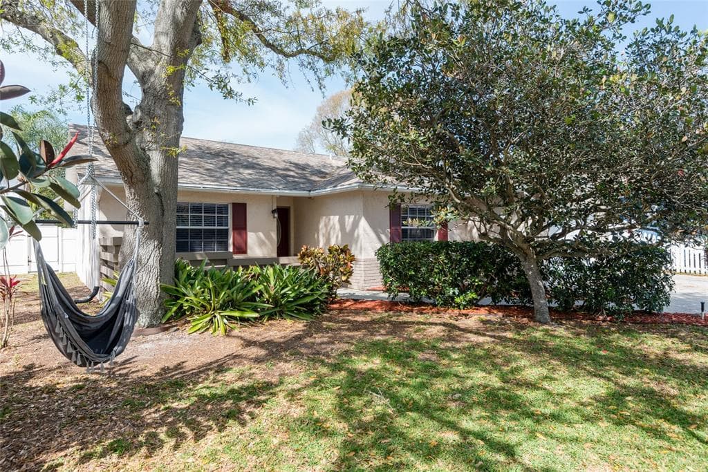 6811 S ENGLEWOOD AVENUE TAMPA, FL 33611