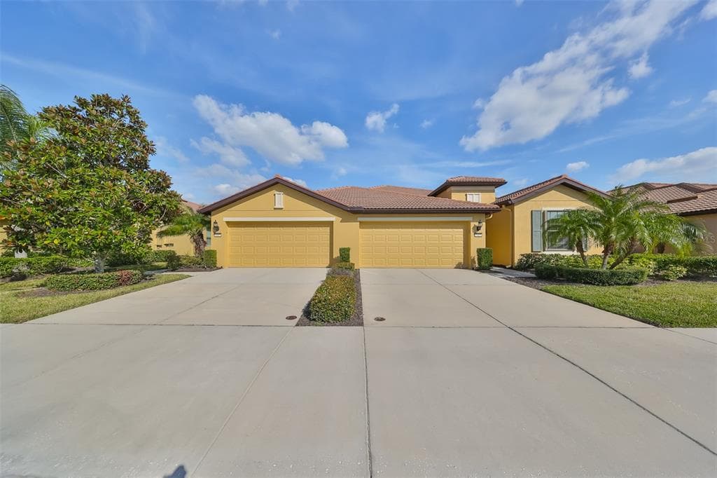 5417 SUNSET FALLS DRIVE APOLLO BEACH, FL 33572