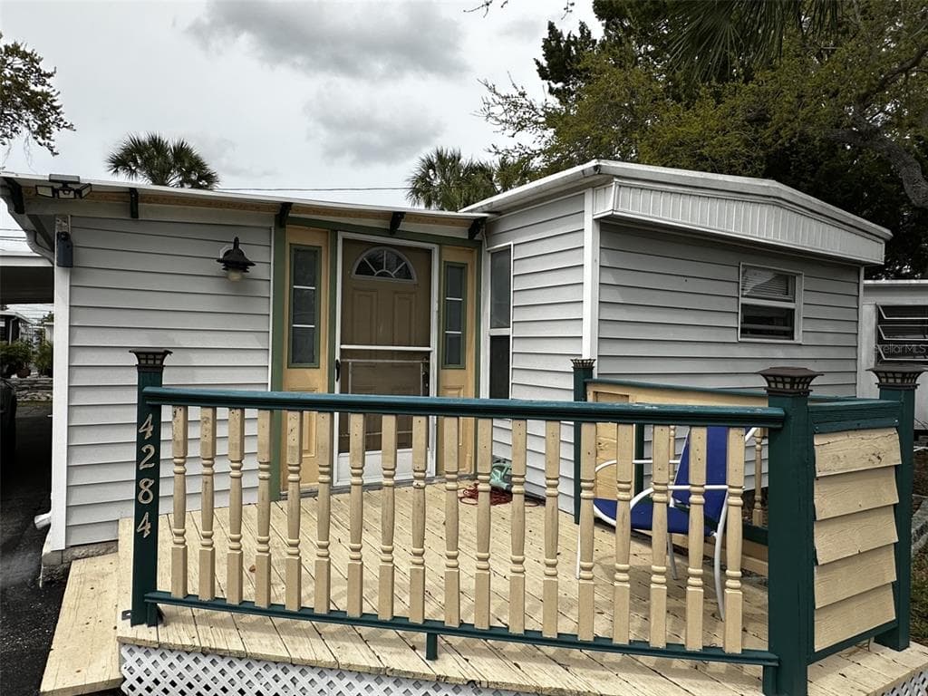 4284 85TH LANE N UNIT 26 ST PETERSBURG, FL 33709