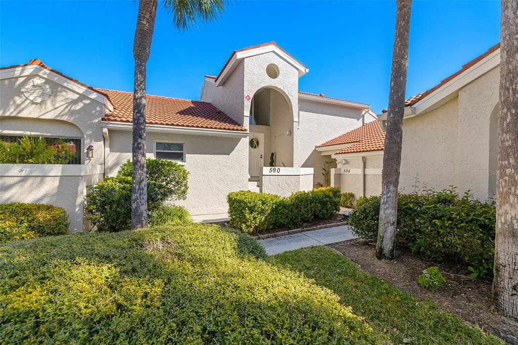 590 ANDORRA COURT NE ST PETERSBURG, FL 33703
