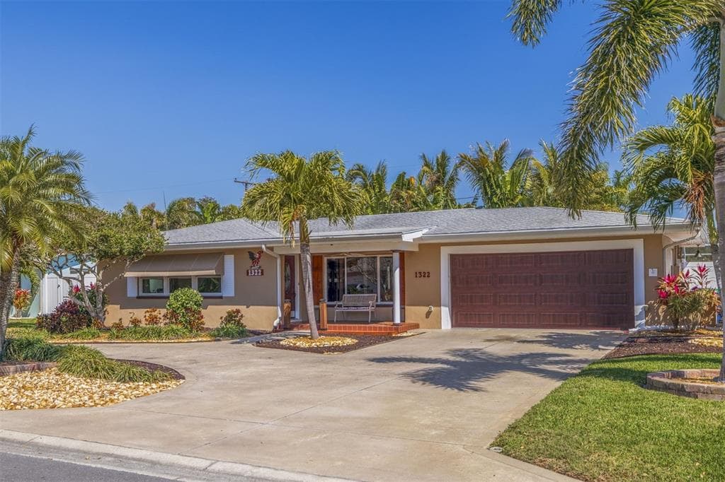 1322 ROBIN ROAD S ST PETERSBURG, FL 33707