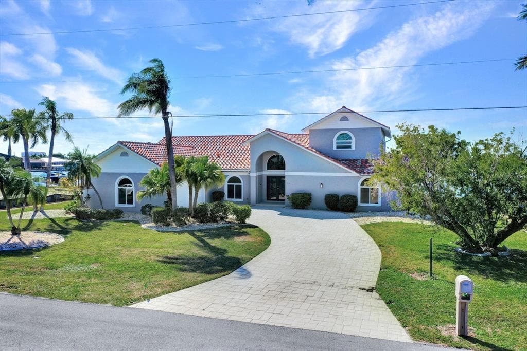 5216 SW 5TH PLACE CAPE CORAL, FL 33914