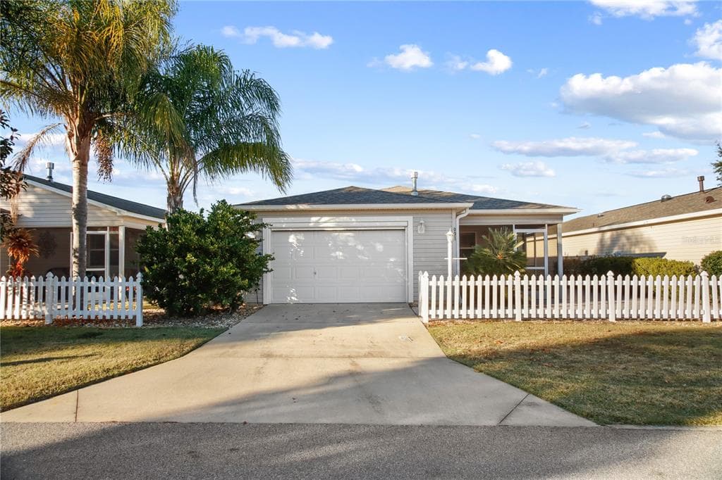 991 PINEWOOD PLACE THE VILLAGES, FL 32162