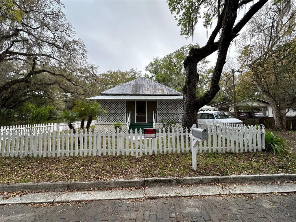 262 PRYOR STREET BROOKSVILLE, FL 34601