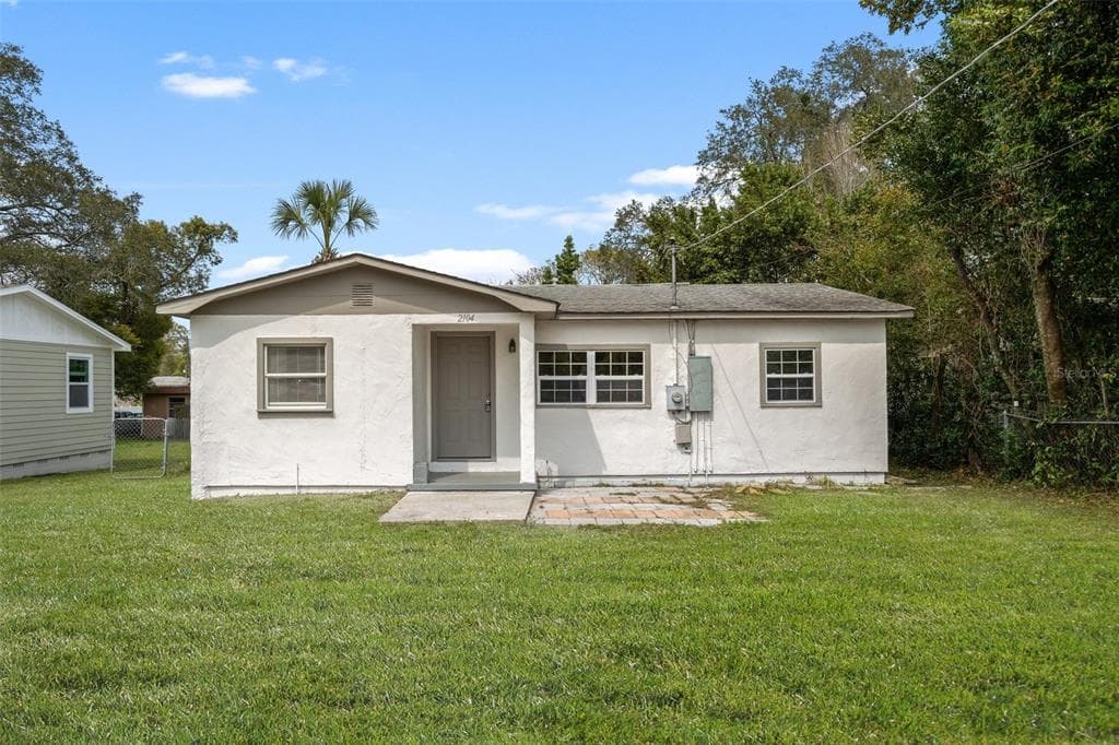 2104 E ANNIE ST. TAMPA, FL 33612