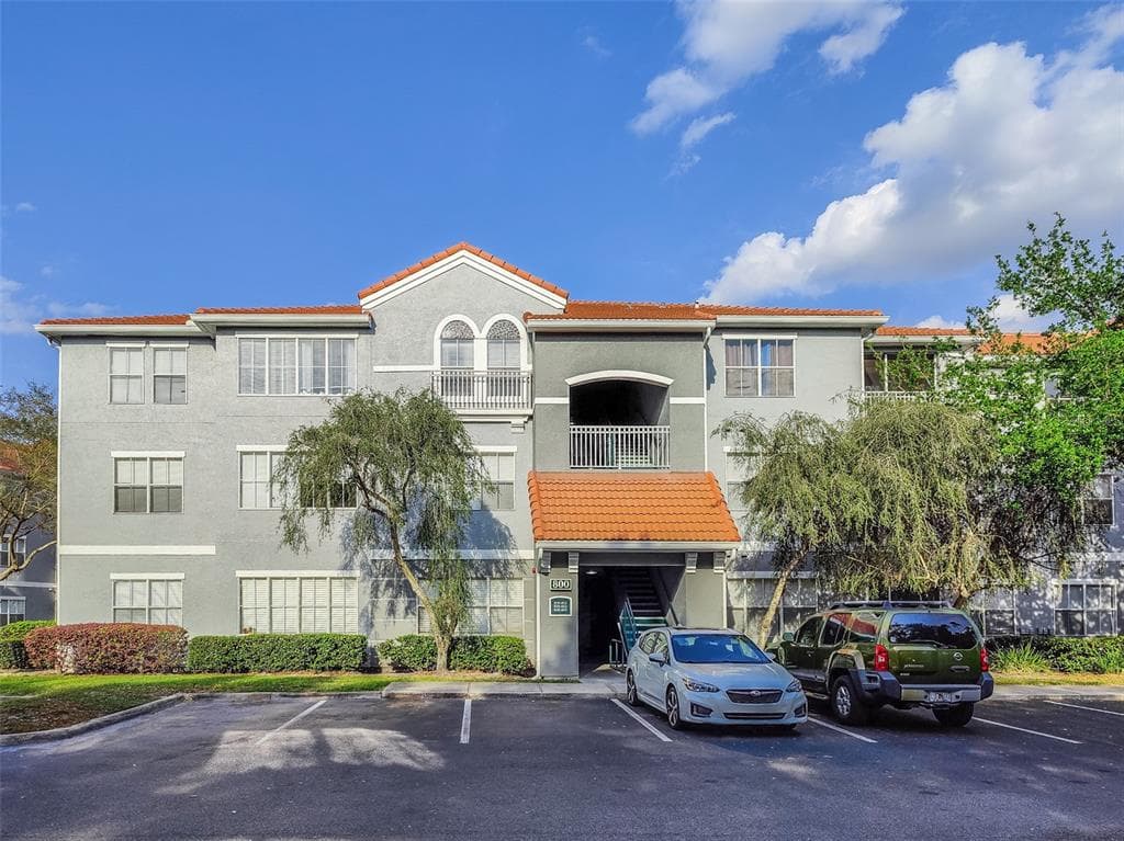 18001 RICHMOND PLACE DRIVE UNIT 831 TAMPA, FL 33647