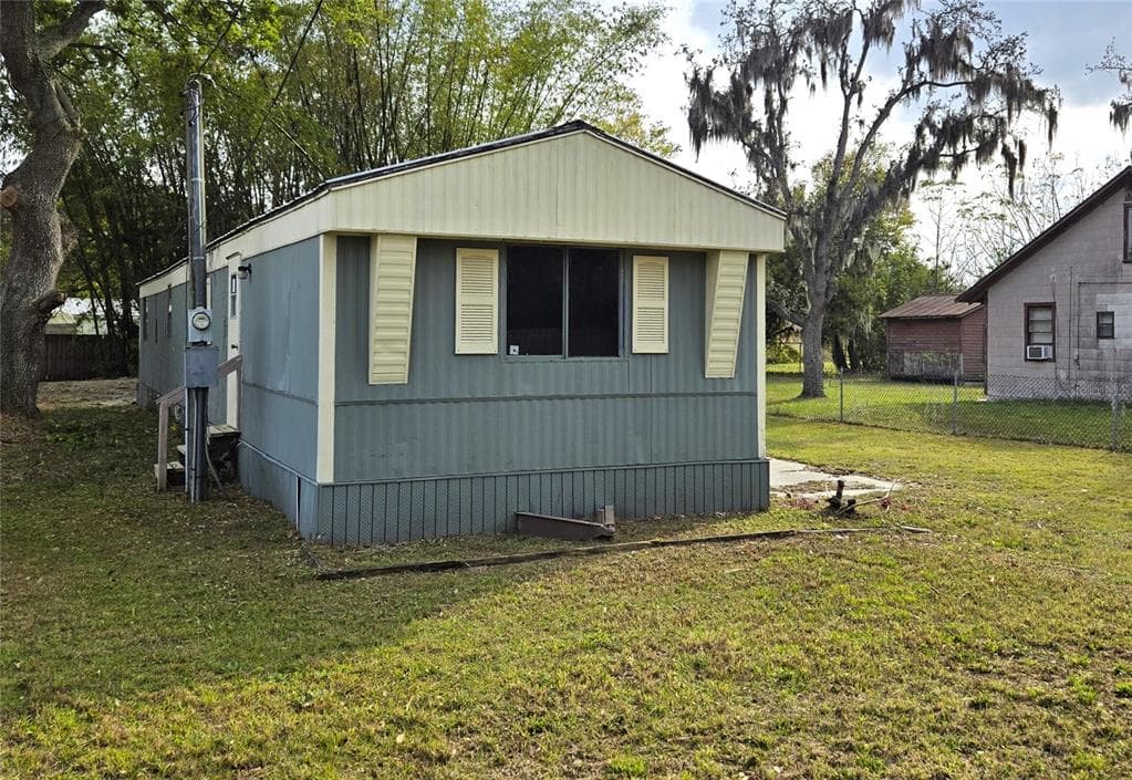 2835 WOODSTOCK AVENUE EATON PARK, FL 33840