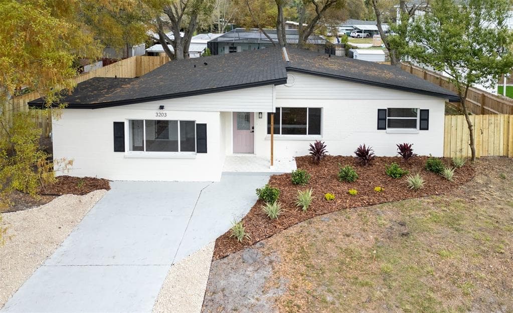 3203 W ROGERS AVENUE TAMPA, FL 33611