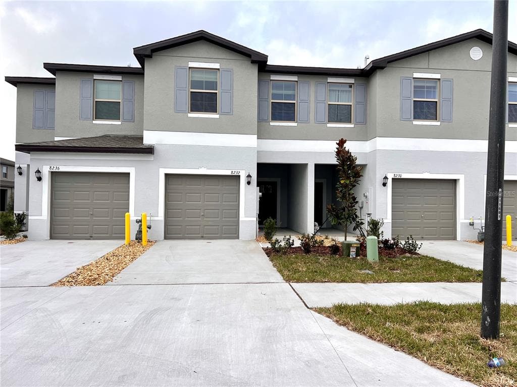 8232 CRESCENT OAKS DR NEW PORT RICHEY, FL 34655