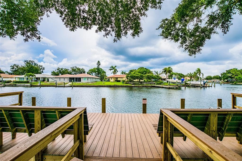 6257 CAPE HATTERAS WAY NE UNIT 2 ST PETERSBURG, FL 33702