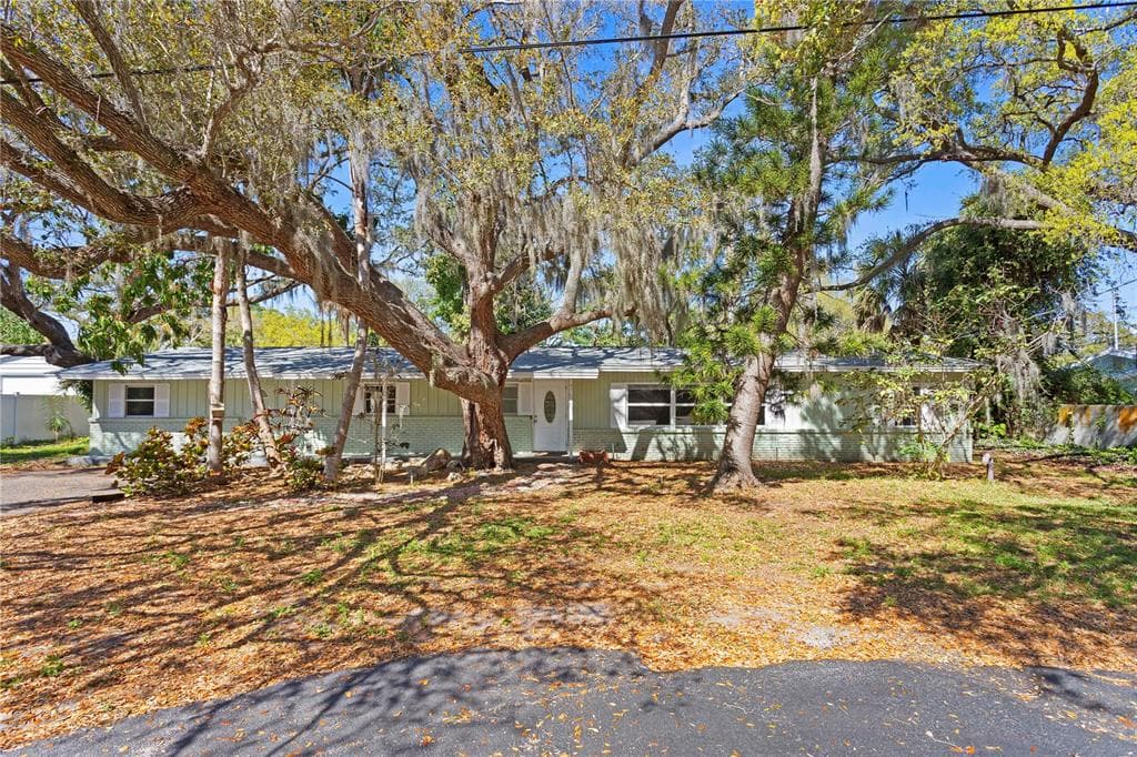 4747 RIVERWOOD CIRCLE
