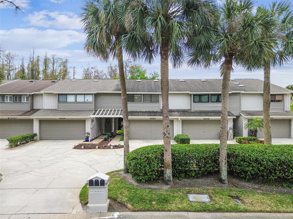 4224 FORESTER LANE TAMPA, FL 33618