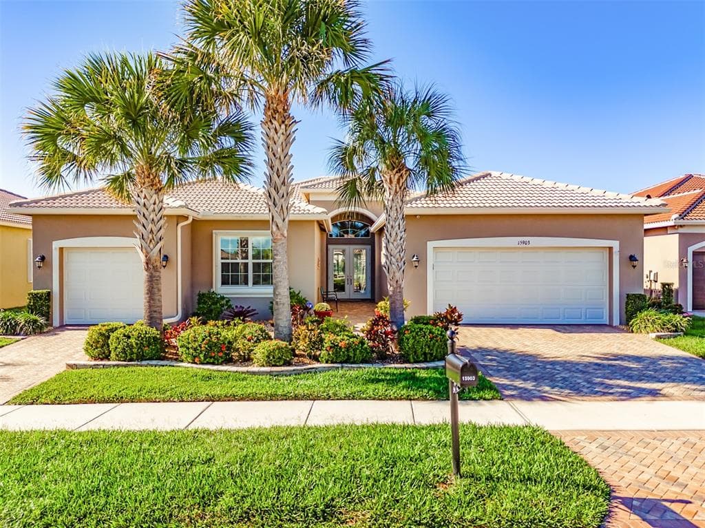15903 CAPE CORAL DRIVE WIMAUMA, FL 33598