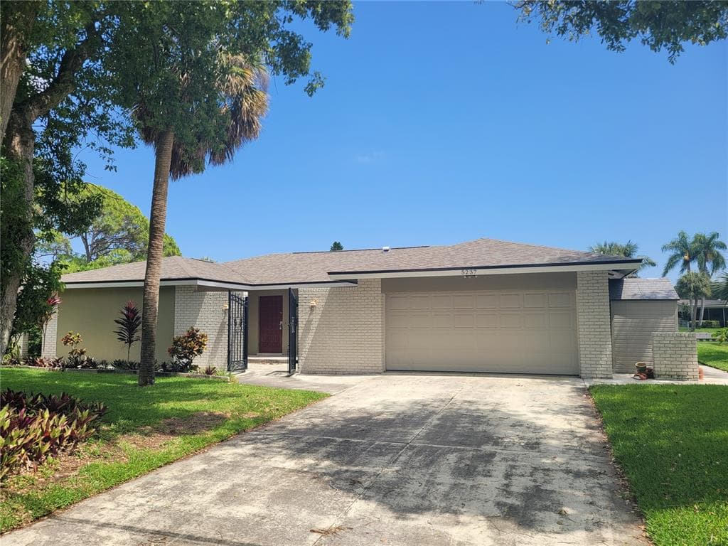 5237 DOVER STREET NE ST PETERSBURG, FL 33703