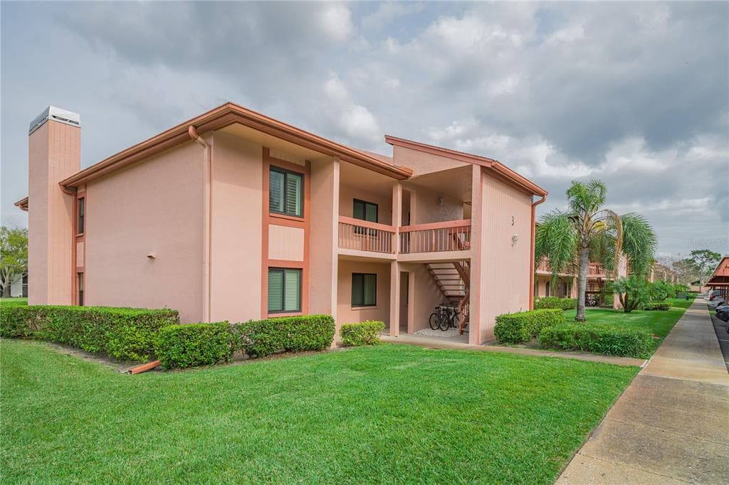 138 LAKESIDE DRIVE UNIT 138 OLDSMAR, FL 34677