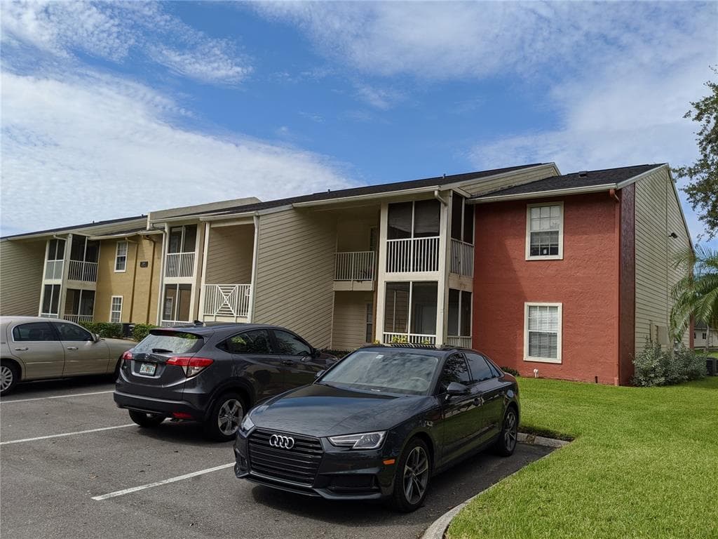 209 LAKE BROOK CIRCLE UNIT 103 BRANDON, FL 33511