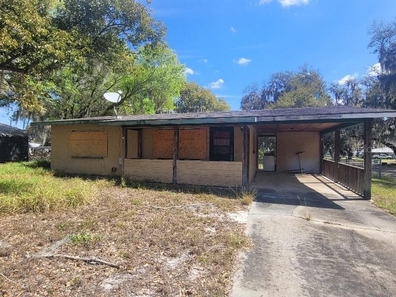302 WOODHAM AVENUE FROSTPROOF, FL 33843