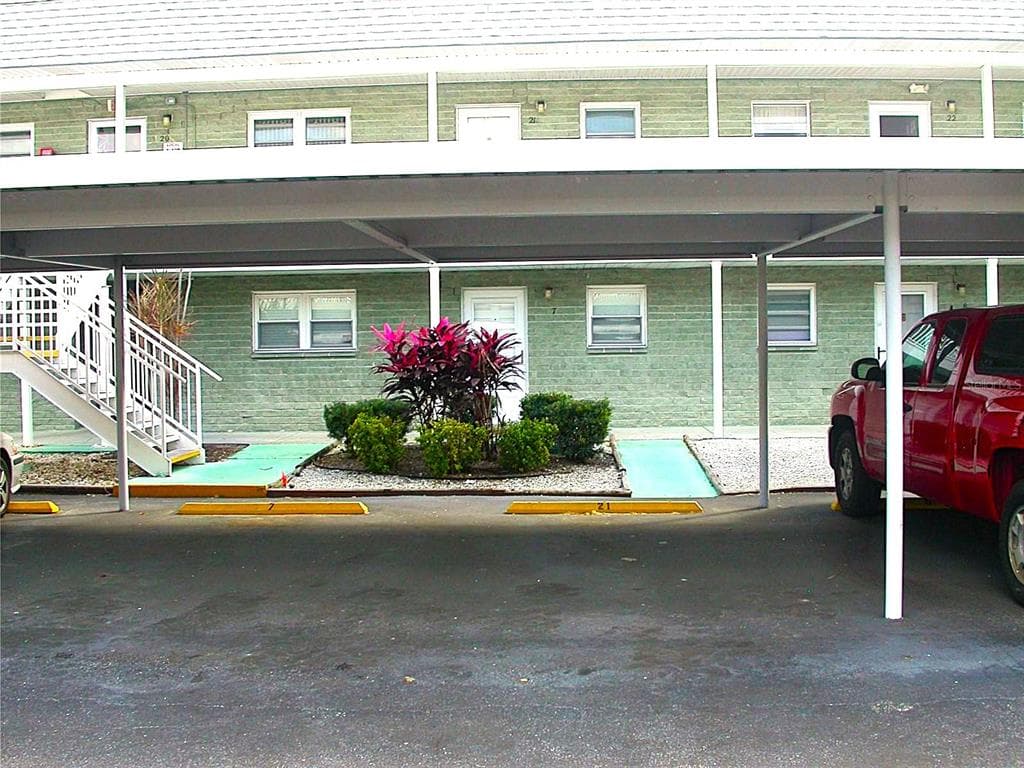 5287 81ST STREET N UNIT 21 ST PETERSBURG, FL 33709