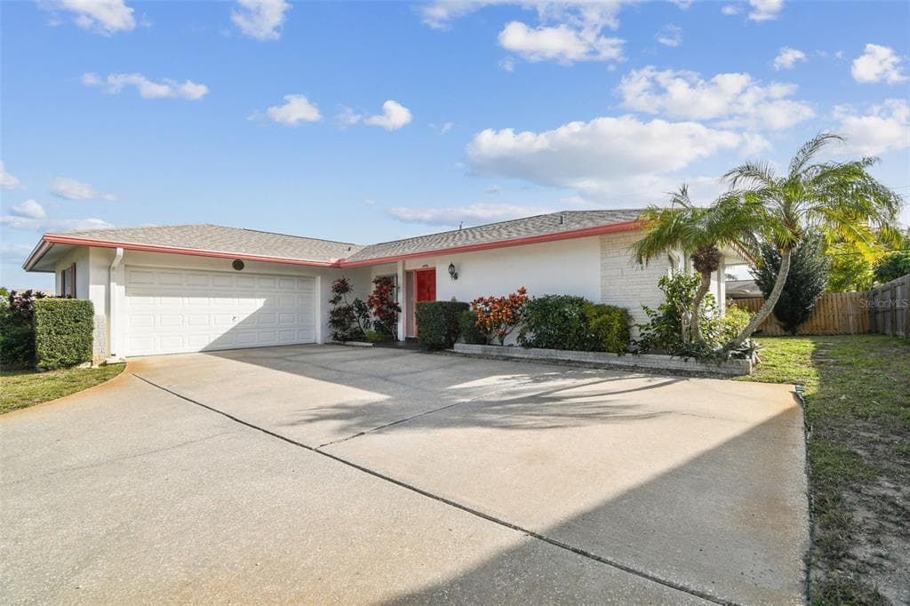 3592 SHADY BLUFFS DRIVE LARGO, FL 33770