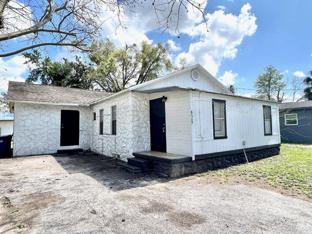 8307 N SEMMES STREET TAMPA, FL 33604