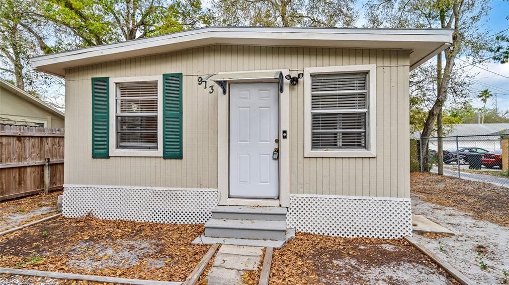 913 GRAND CENTRAL STREET CLEARWATER, FL 33756