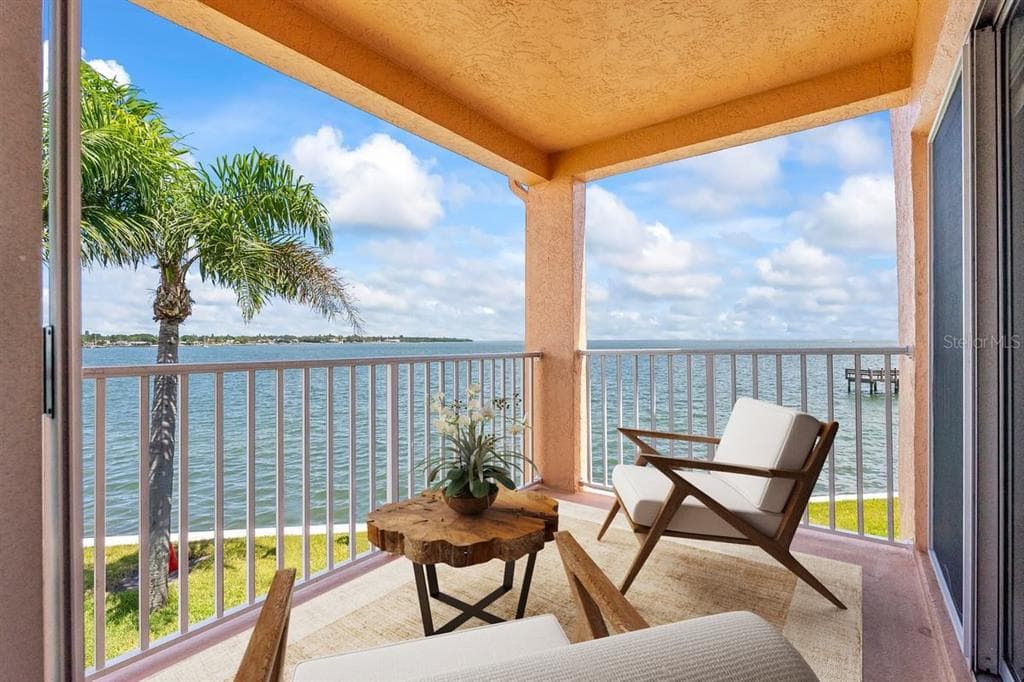 7400 SUNSHINE SKYWAY LANE S UNIT 112 ST PETERSBURG, FL 33711