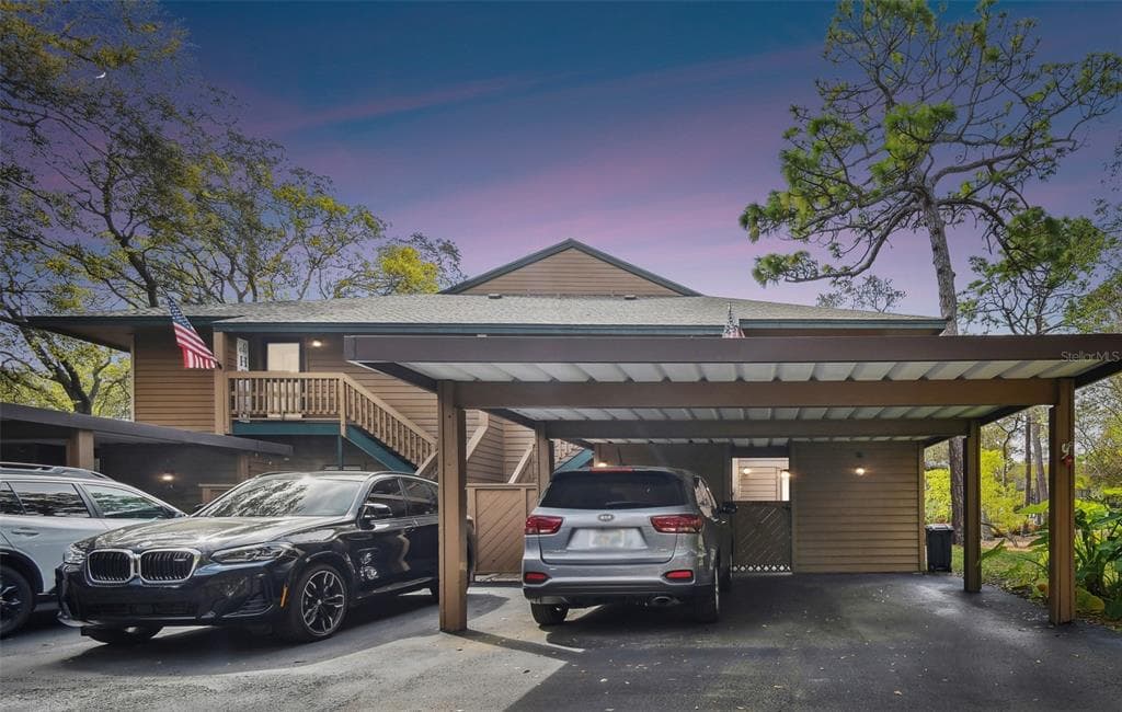 2005 LENNOX ROAD E UNIT 2005 PALM HARBOR, FL 34683