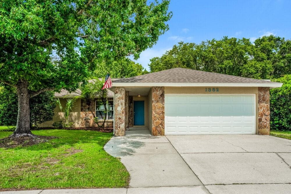 1352 FOXBORO DRIVE BRANDON, FL 33511