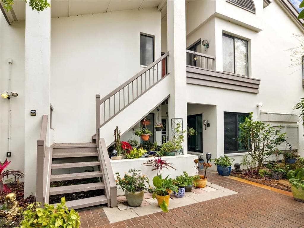 1860 LAKE CYPRESS DRIVE UNIT 1860 SAFETY HARBOR, FL 34695