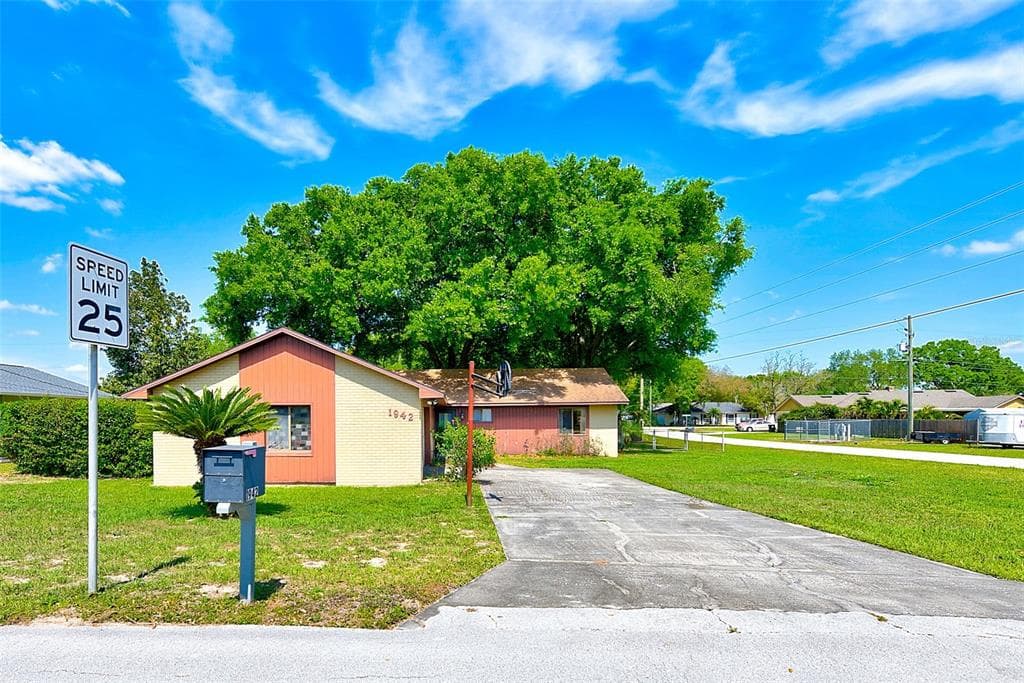 1942 HIGH GLEN COURT S LAKELAND, FL 33813
