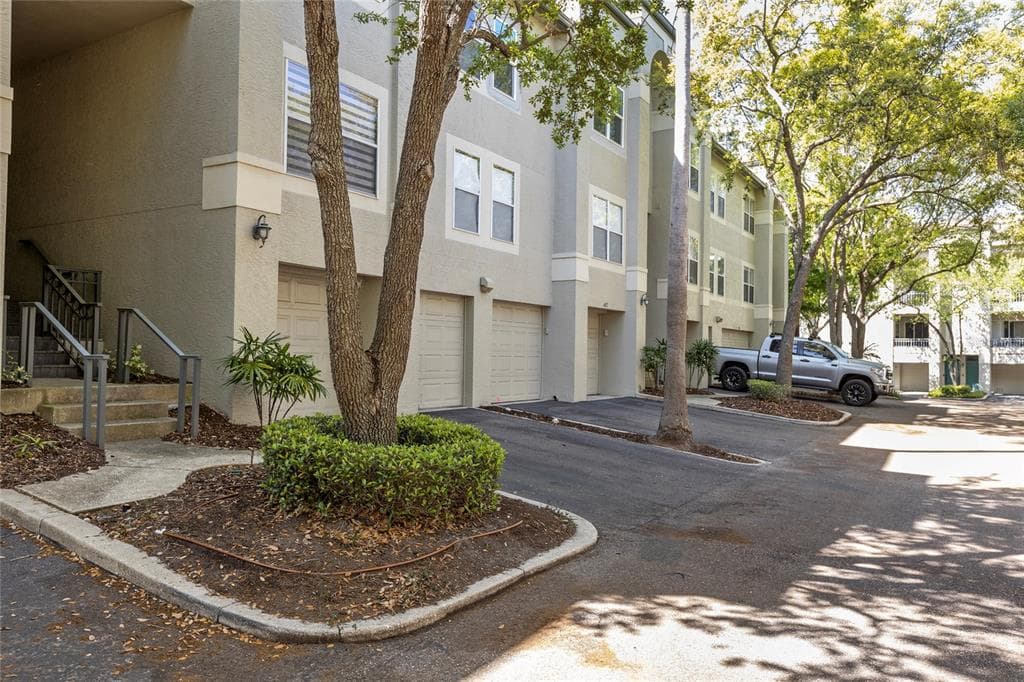 609 TROPICAL BREEZE WAY UNIT 609 TAMPA, FL 33602