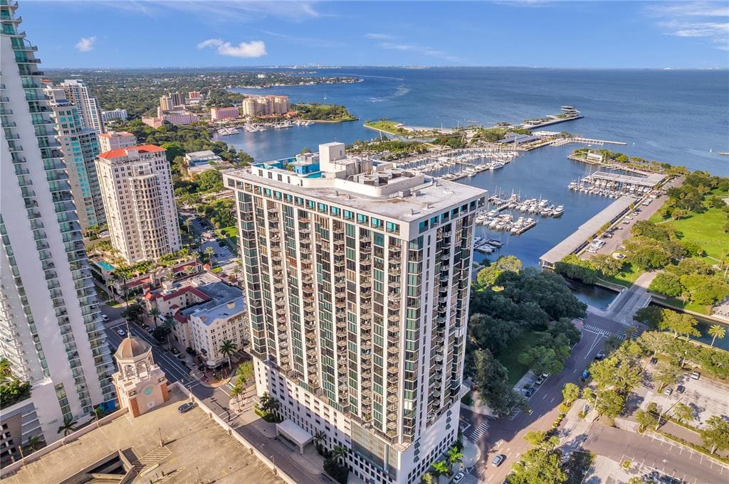 1 BEACH DRIVE SE UNIT 2002 ST PETERSBURG, FL 33701