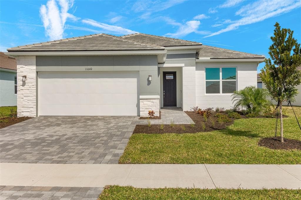 11640 MYAKKA BLUE DRIVE VENICE, FL 34293